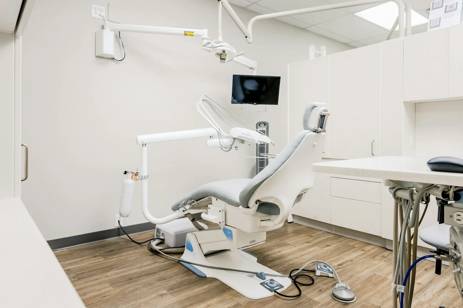 Consultorio dental moderno y equipado